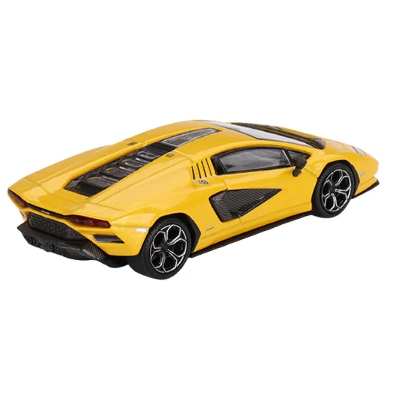 Lamborghini Countach LPI 800-4 1:24 Diecast Alloy Car Model with Light & Sound – Collector’s Edition Toy for Kids & Car Enthusiasts