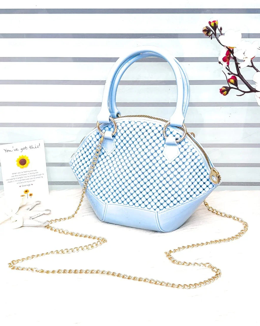 Trendy Textured Handbag with Chain Strap – Elegant & Stylish