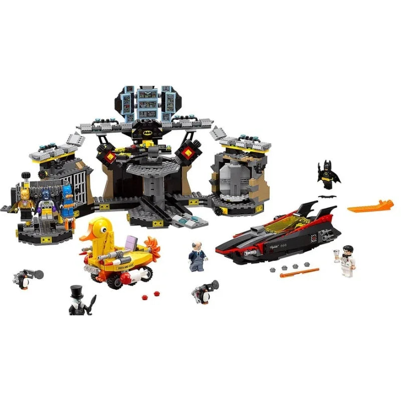 Batman Batcave Penguin Attack – Building Blocks Set
