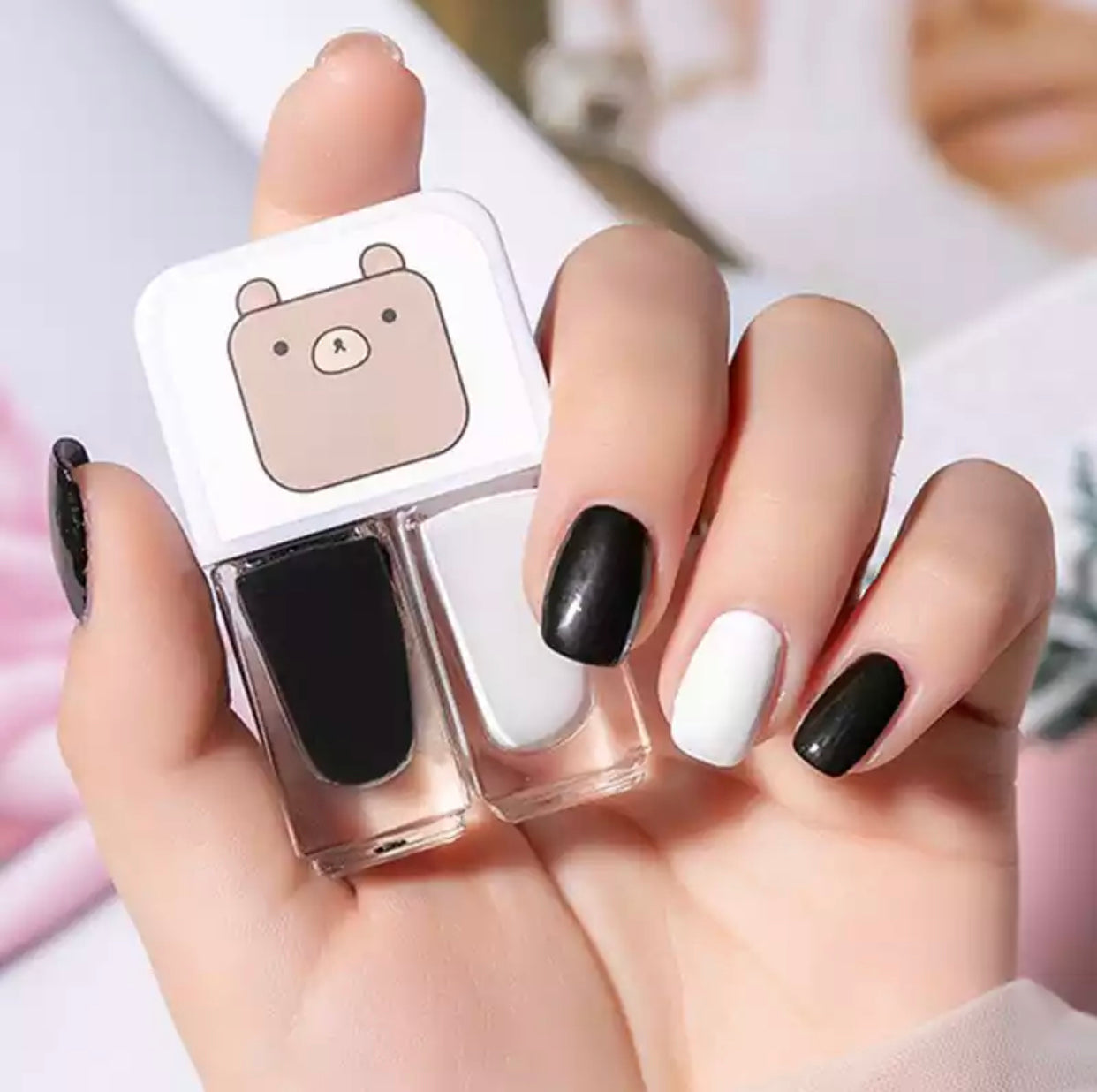 Maxfine 2 in 1 Nail Polish
