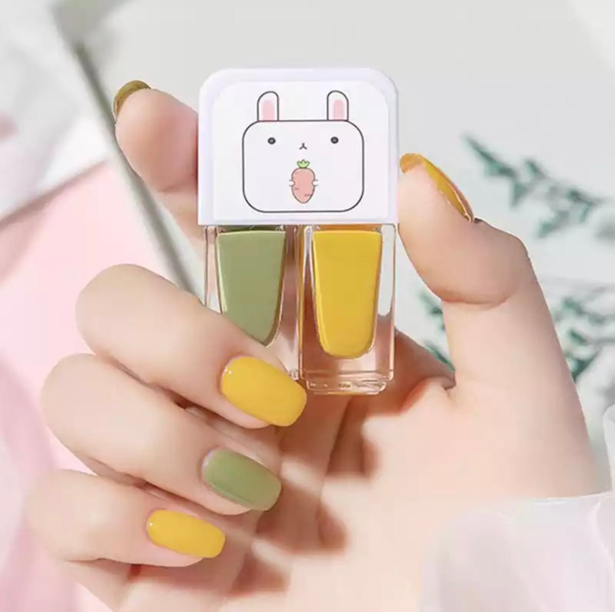 Maxfine 2 in 1 Nail Polish