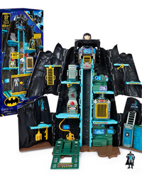 Giant Batman Transforming Playset with Exclusive 4 Batman Figure and Accessories
