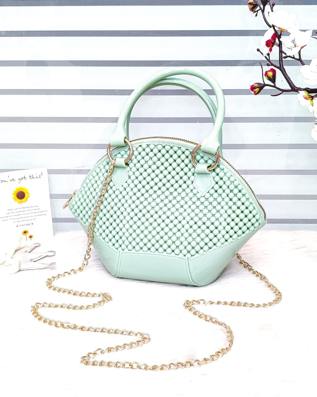 Trendy Textured Handbag with Chain Strap – Elegant & Stylish