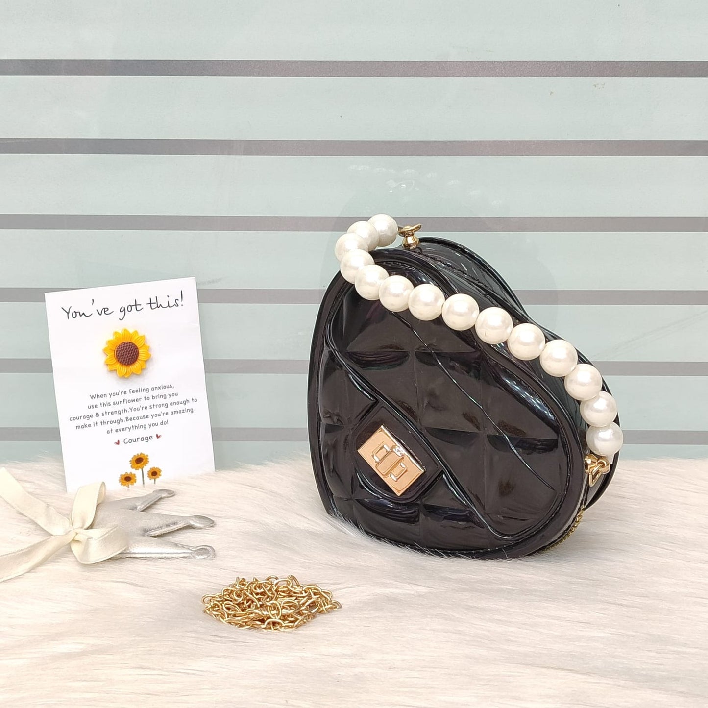 Elegant Heart-Shaped Shoulder Bag with Pearl Handle