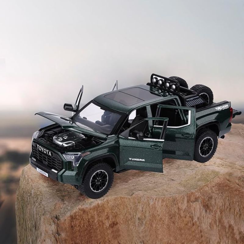 Toyota Tundra Diecast Alloy Car Model 1:24 Scale With Light And Music