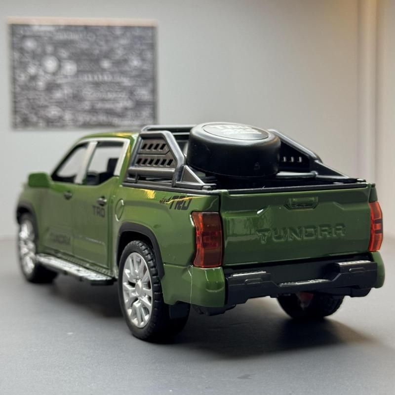 Toyota Tundra Diecast Alloy Car Model 1:24 Scale With Light And Music